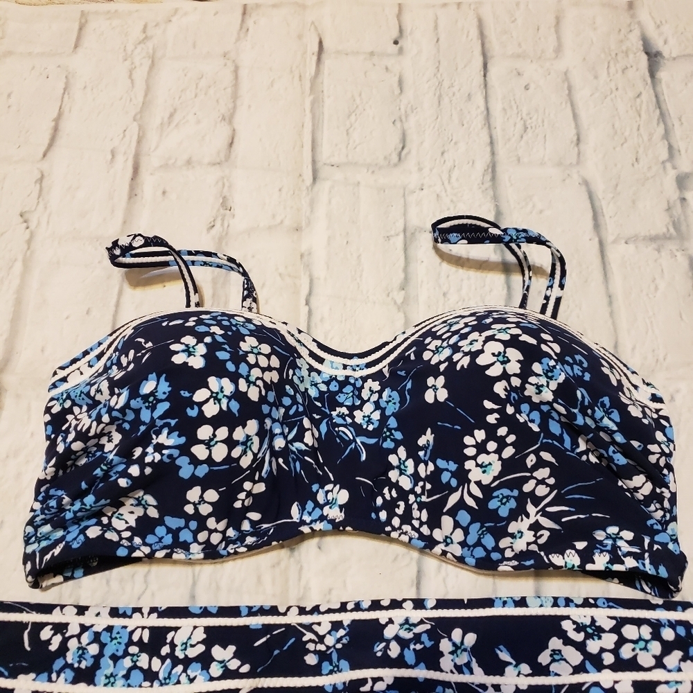 Lands End 2 pc size 10 - Picture 2 of 8